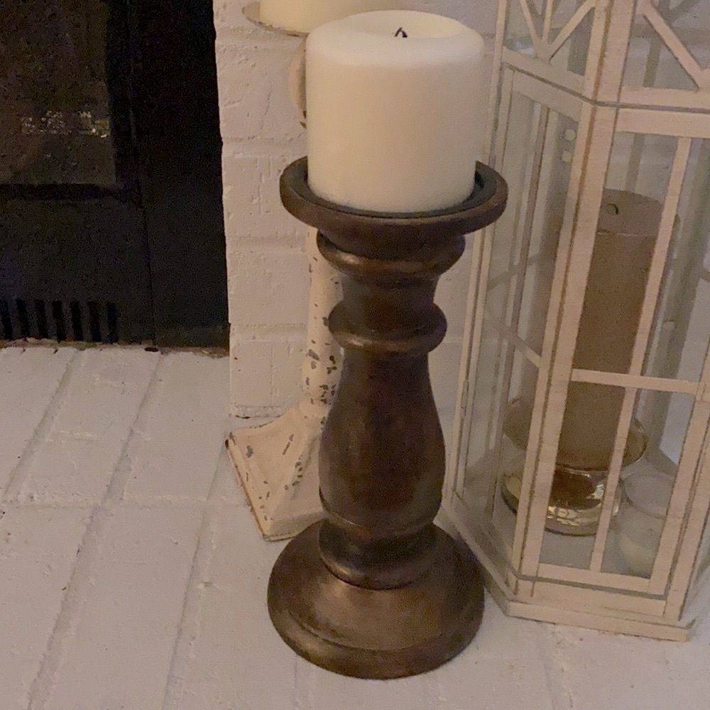 Wooden candleholder
